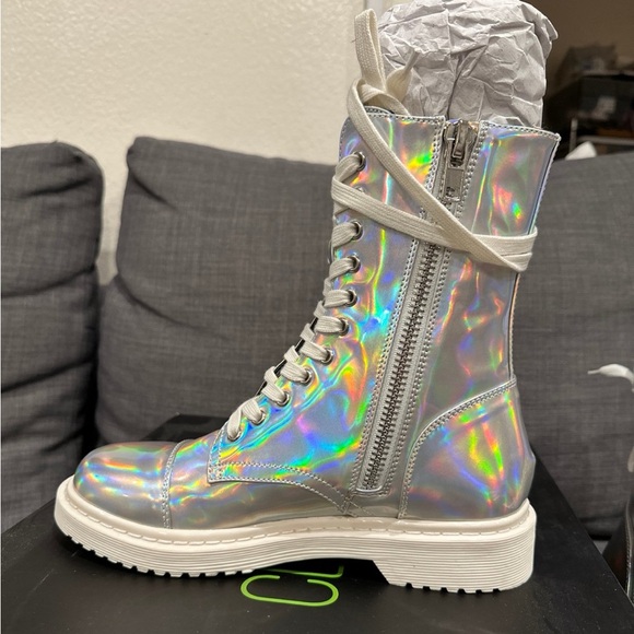 Dolls kill Club exx holographic butterfly boots - Picture 4 of 11